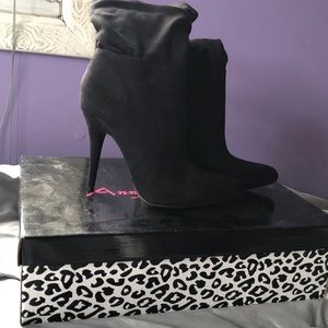 Black faux fur heels